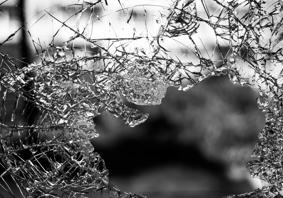 Image of broken glass 