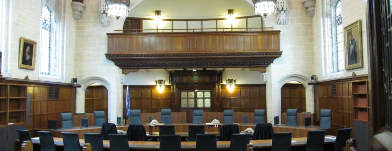 A picture showing the inside of an empty court room